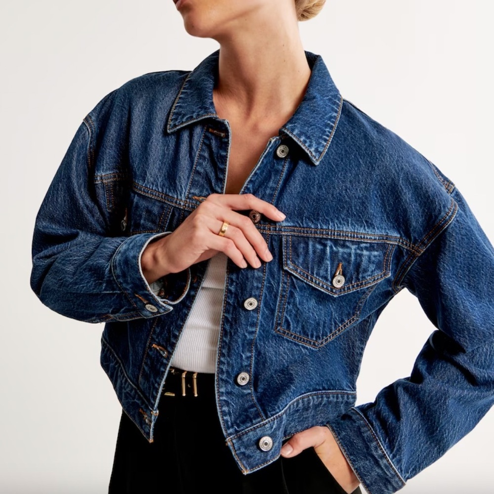 Abercrombie & Fitch cropped denim jacket